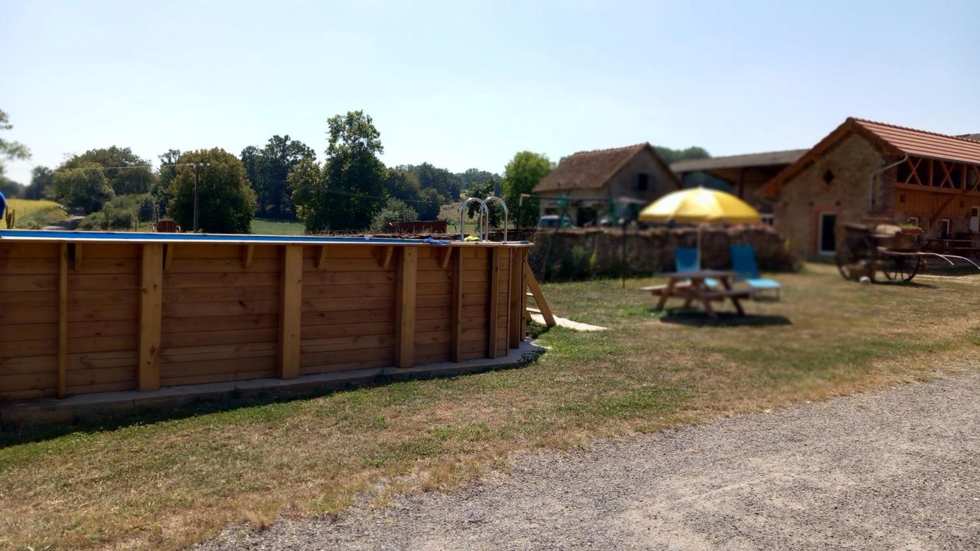 Gite A La Ferme Bassillon-Vauzé Esterno foto